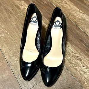 Fergalicious by Fergie size 8 1/2 Black heels
